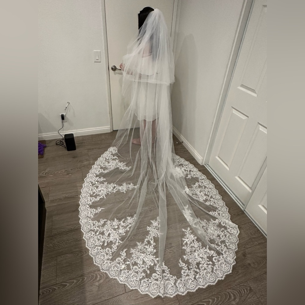 Royal Cathedral Sequins Lace Veil Off-white With Blusher & Metal Comb